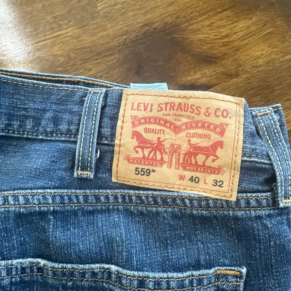 Levi's Men's 559 Relaxed Fit Straight Leg Jeans   Denim 40x32 Grunge Look